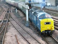 Deltic 55022 heading the 2007 Autumn Highlander negotiates the points as it reaches Perth platform 4.<br><br>[Brian Forbes 06/10/2007]