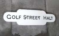Golf Street (the <i>Halt</i> was dropped in 1983) opened in 1948, so unlike nearby Balmossie [see image 26393] there was no real excuse for not providing proper enamel totems; unless it was just too small to warrant the minimum order? <br>
<br><br>[David Panton //]