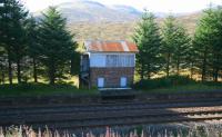 The surviving shell of the signal box on the down platform at Dalnaspidal, still standing on 26 September 2009.<br>
<br><br>[John Furnevel 26/09/2009]