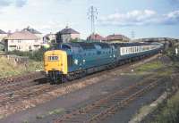 Deltic No. 9017 <I>The Durham Light Infantry</I> slows for the reverse curves through Berwick with the up <I>Flying Scotsman</I> on Saturday 12 September 1970.<br>
<br><br>[Bill Jamieson 12/09/1970]