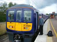 A recently introduced Class 319 is seen at Wigan North Western. It will have worked in from Lime St via St Helens.<br><br>[Veronica Clibbery 17/09/2015]