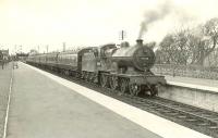 40624 calls at Ardrossan South Beach on 4 April 1959 with a train for St Enoch. <br><br>[G H Robin collection by courtesy of the Mitchell Library, Glasgow 04/04/1959]