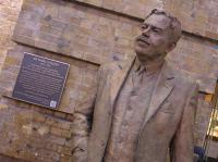 Statue of Sir Nigel Gresley by Hazel Reeves at Kings Cross.<br><br>[Bill Roberton 23/06/2016]