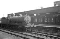 Locally based O4 2-8-0 63858 runs south through Doncaster station on the centre road on 31 May 1963 hauling a rake of mineral wagons.<br><br>[K A Gray 31/05/1963]