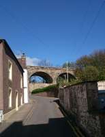 Kinghorn viaduct,  4 arches, taken from the coastal path, a small car repair garage is located under one of the arches,  the name of the street on the white house is Sinclairs entry.<br><br>[Alan Cormack 23/04/2017]