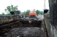 A bit of railway archeology/repairs going on at the old NBR Forth Viaduct at Stirling.<br><br>[Ewan Crawford 21/05/2006]