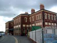 The imposing Oswestry station building and Cambrian Railways offices. View looks north in July 2006.<br><br>[Ewan Crawford 10/07/2006]